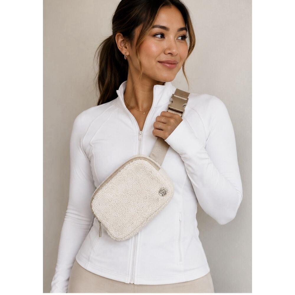 Lululemon Sherpa Everywhere Belt Bag Fleece Crossbody Cream Beige O/S
